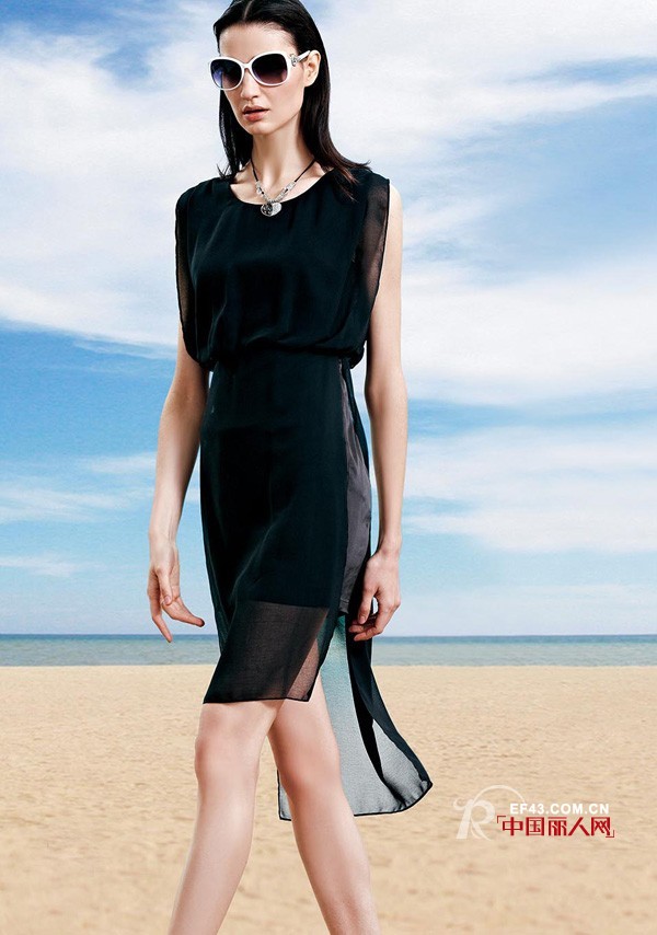 夏天就是要耍酷 经典黑白穿起来