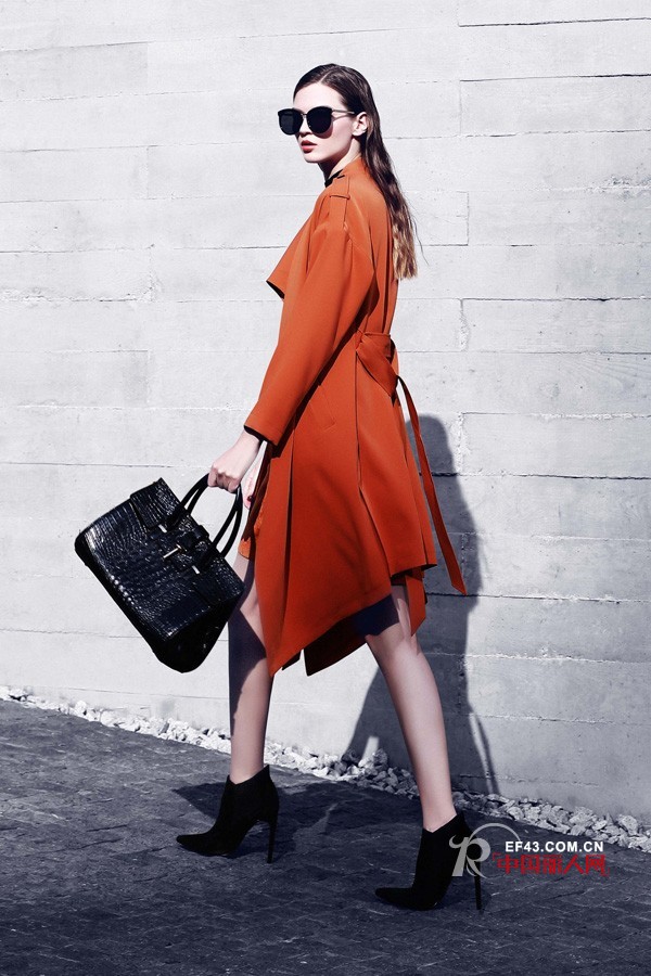 橙红色配什么颜色好看&nbsp; 橙红色外套怎么搭配