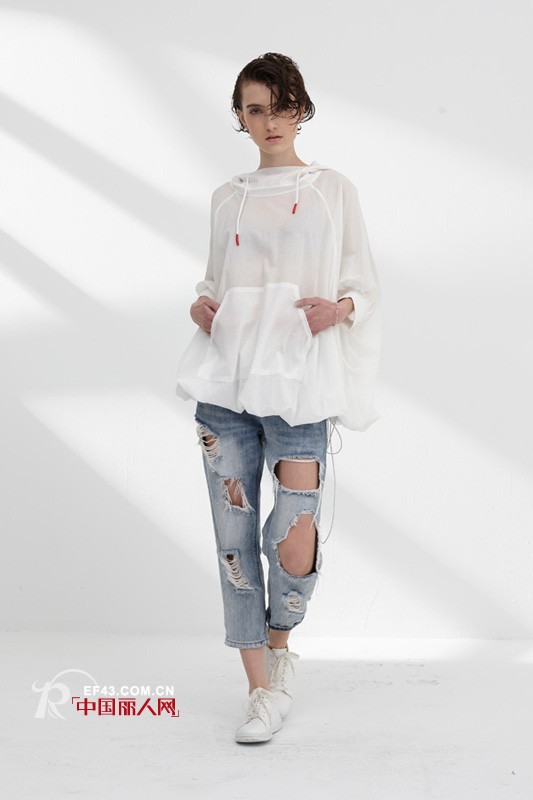 时尚买手会喜欢什么衣服 时尚行业女性穿什么衣服