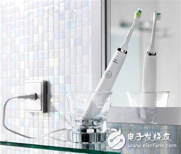 The correct way to use electric toothbrush