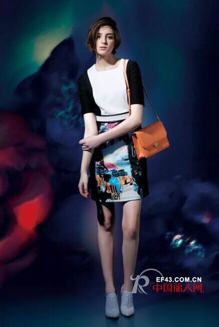 祝贺HOKABR红凯贝尔女装品牌将于7月25日强势进驻清远清城区！