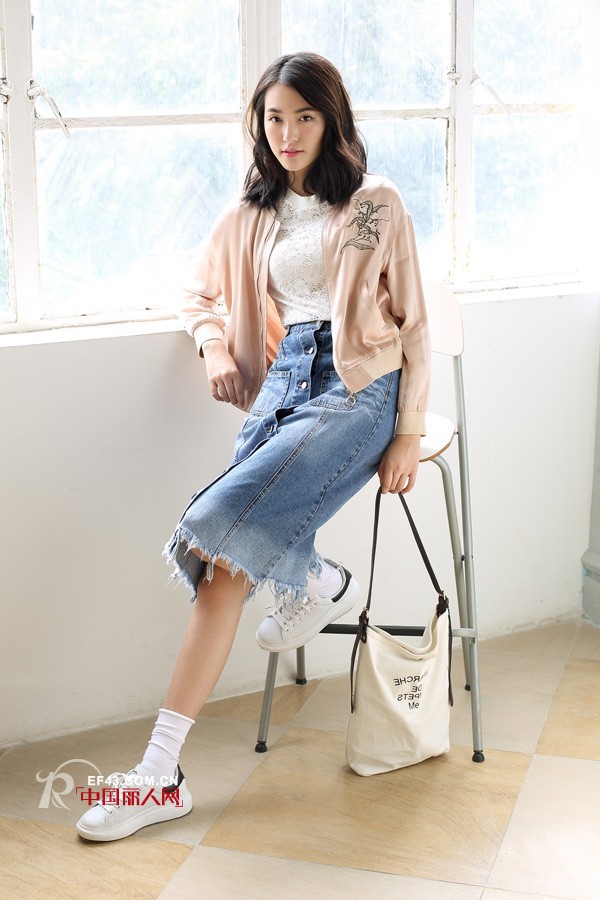 怎么打造女人曲线？那么就来上一条包臀裙