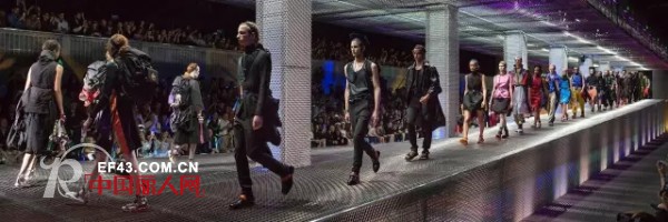 Prada 2017春夏时装秀秀场空间
