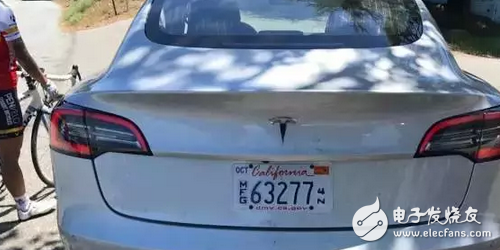 From the simple to the simple, Tesla Model3 electric car real car interior exposure, simple and extremely