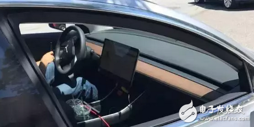 Tesla Model3 real car interior exposure, minimalist only one LCD screen!