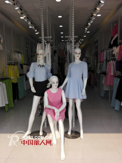 热烈祝贺都市衣柜品牌女装中山三角高平店隆重开业