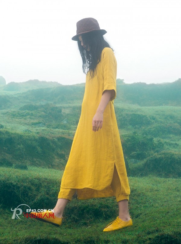 哪有那么多拘束 这个年纪大胆美就行啦