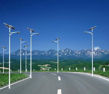 New solar street light can also be bright for 5 days