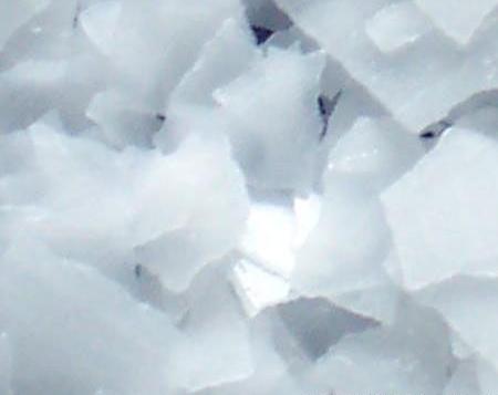 Caustic soda industry safety access to promote the market warmer