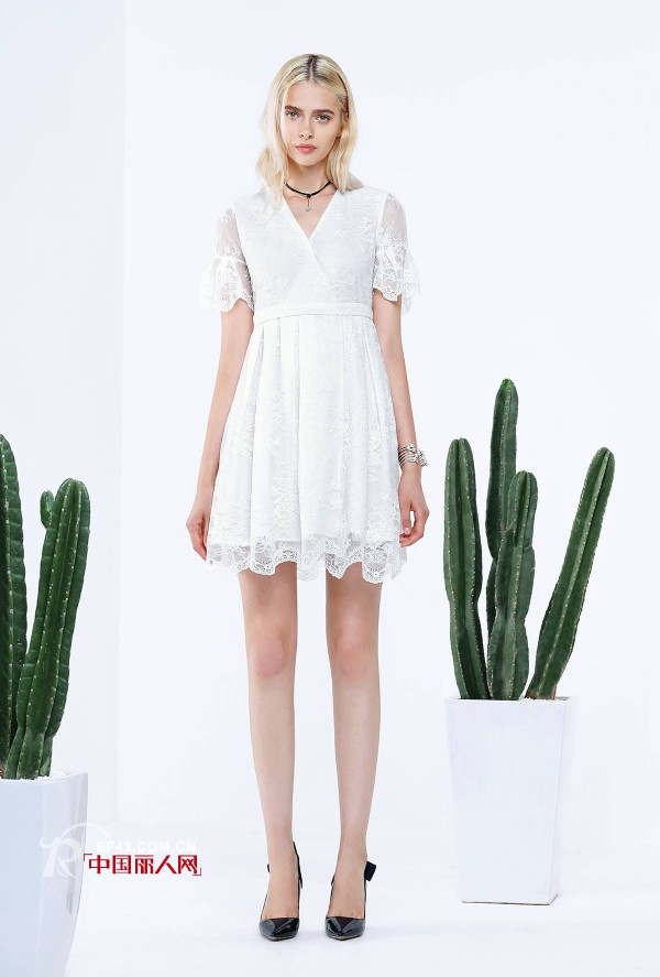 精致女人的衣橱里，永远少不了这类单品！