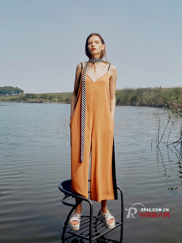 夏天这么热 那就快把能露的都露出来吧