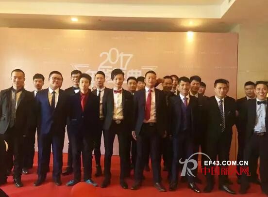 秀黛2017撸起袖子，加油干！