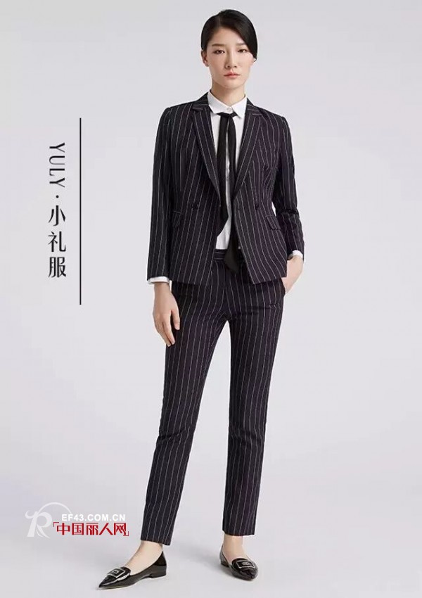 都市白领一周时尚穿搭方案