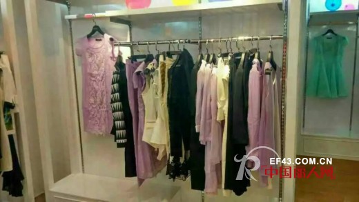 热烈祝贺缤蔓女装甘肃酒泉专卖店盛大开业