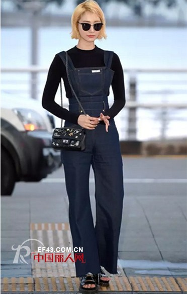 据说背带裤对显瘦和减龄有奇效 看完这些搭配我信了