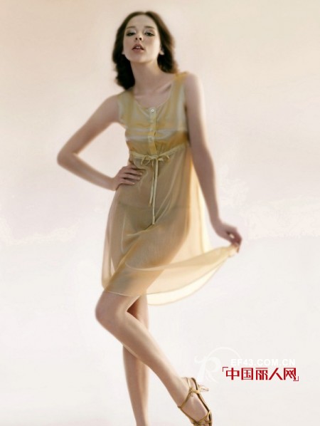 蔻夏尔秋冬金色年华系列&nbsp; 尽情展现女性神秘高雅的气质