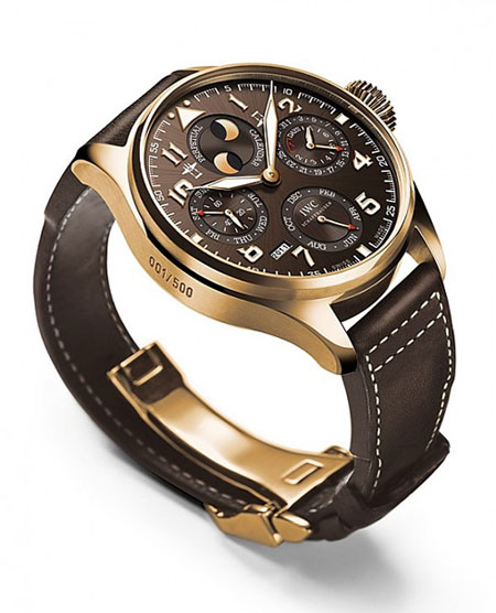 Wear a wrist watch miss the classic watch in the name of the deceased