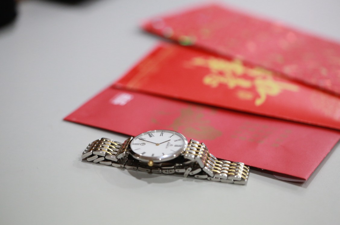 Chinese New Year together with the number of red envelopes