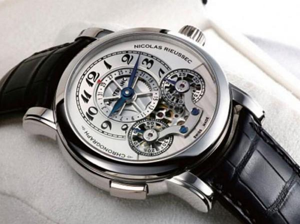 The favored leap forward, Montblanc MB R110 movement