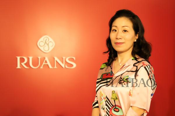 Ms. Yin Yin, President of Ruans, delivered the opening speech