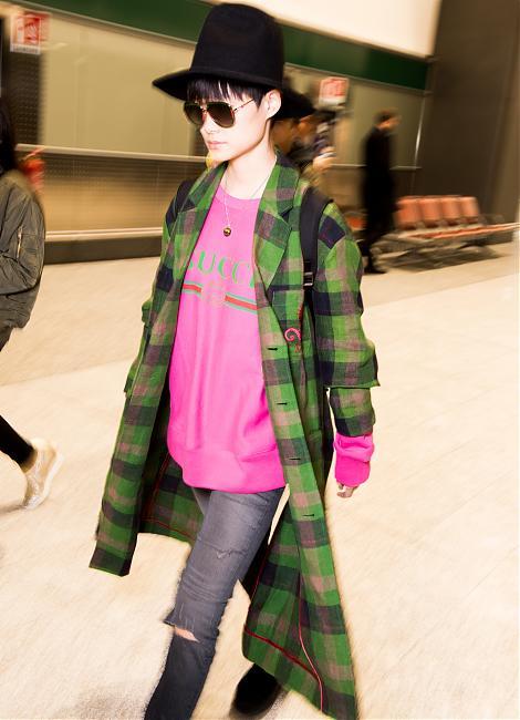 Li Yuchun wearing Gucci watch jewelry appeared in Milan Airport; GUCCI; Gucci watch