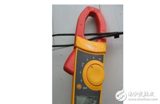 How to use the clamp meter _ clamp meter use method diagram Daquan