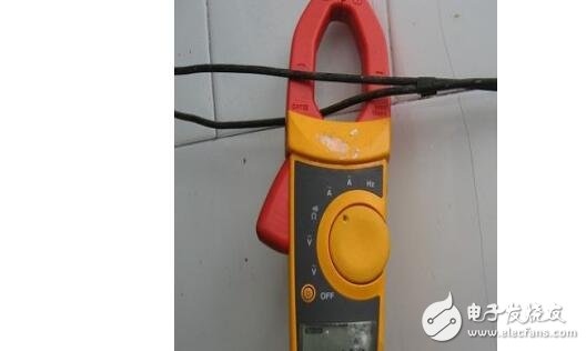 How to use the clamp meter _ clamp meter use method diagram Daquan