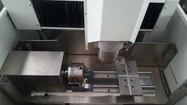 What are the factors that affect the machining accuracy of CNC engraving machine?