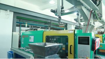 Production and inspection process of vacuum bottle pump head