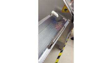 Medium-sized cutting machine