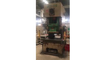 Application of Safety Light Curtain Devices KS06