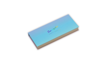 Empty eyeshadow palette