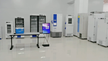 BIOBASE Factory Price Graphite Hot Plate with PID Controller and with halogen-light for Lab and Hospital1