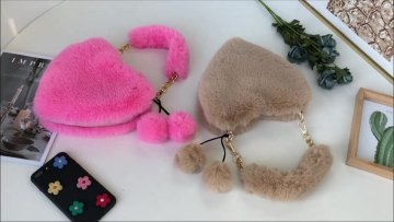 Wholesale New Trendy Popular Girls Cute Pink Plush Love Ladies Purses Tote Bag Fluffy Heart-shaped Fur Women Clutch Handbags1