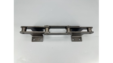 Conveyor chain for steel mills