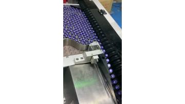 High-speed horizontal vial labeling machine
