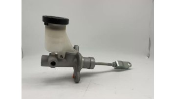Clutch Master Cylinder FOR NISSAN OEM 30610-P2700  30610-7F0001