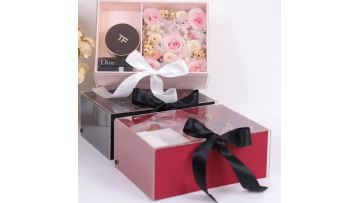 gift box with clear lid