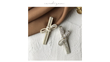 Pearl water diamond rotary knot duckbill clamp
