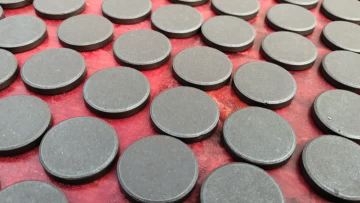 Isotropic magnet disc