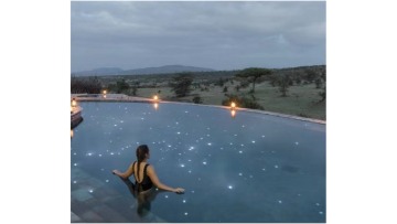 video of swimming pool starry bottom