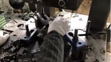 GL-13196 trailer hinge