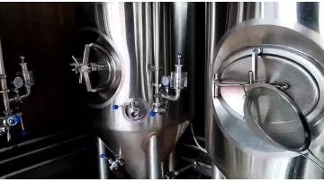 Beer Fermentation Tank with Regulating Valve