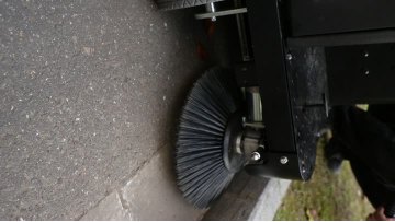 Industrial sweeper