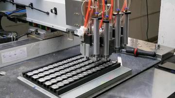 Full-automatic coloring machine