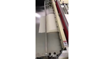 PLC-controlled-roll-to-sheet-cutting-machine（Flying Man brand).mp4