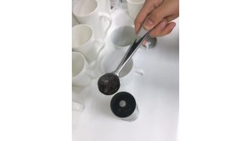 Stainless steel material outdoor hand  coffee grinder1
