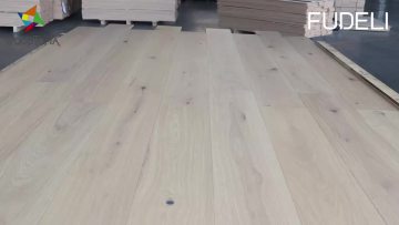 Herringbone /Chevron Wood flooring with Brushed Surface Oak Unfinished Hardwood flooring1