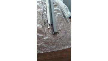 Large sunshade for passenger car