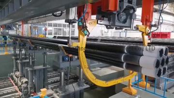 Impending strapping machine for pipes